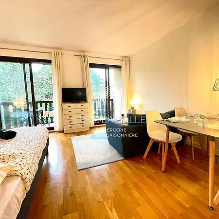Apartmán 1 Gainsbourg C.l.s *